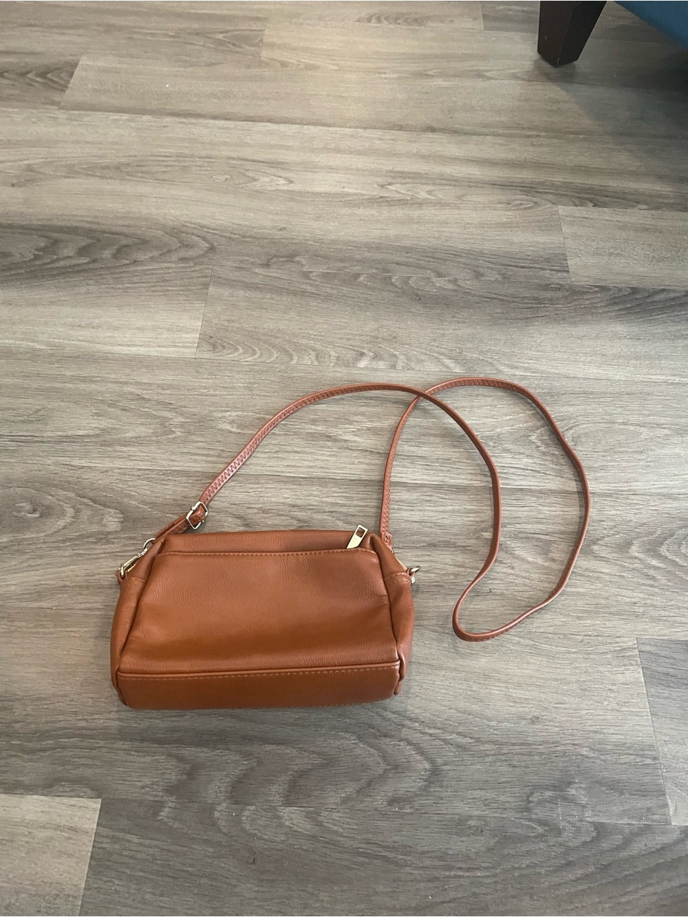 Minimalist Crossbody Bag - Unbranded